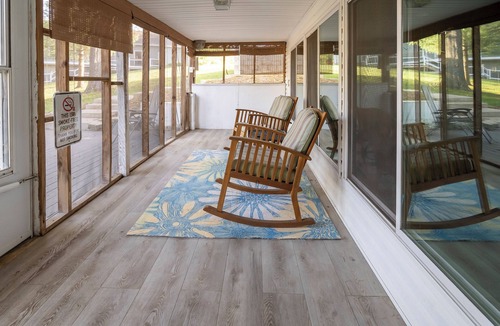 Marion House | Pet Friendly/Professional Host/Kayaks/Waterfront