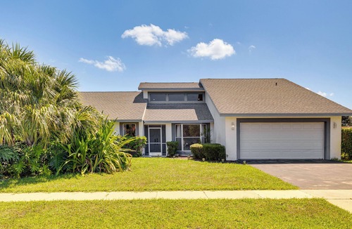 Greenview Shores House | Pet-Friendly Wellington Home: On-Site Lake Access!