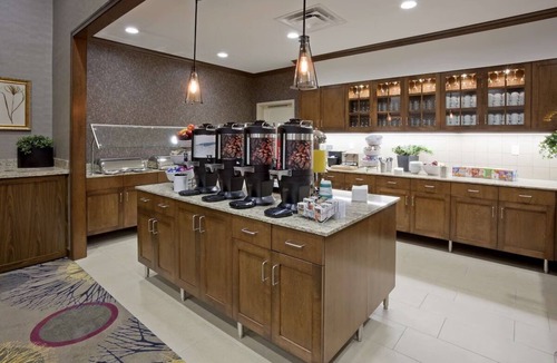 Kutzky Park House | Pets are Allowed Here! 4 Relaxing Units, Free Hot Breakfast!