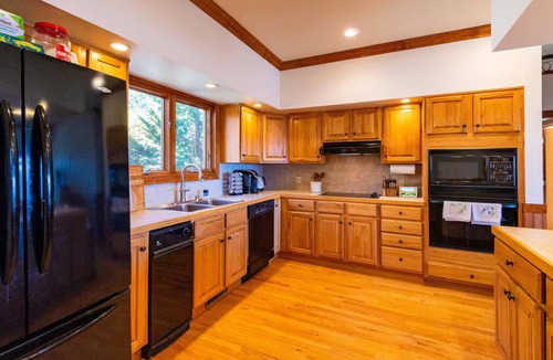Sapphire House | Picturesque views of Sapphire & Lonesome Valley. Hot tub, guest suite, firepit.