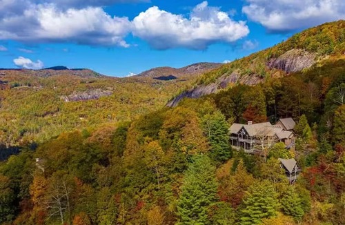Sapphire House | Picturesque views of Sapphire & Lonesome Valley. Hot tub, guest suite, firepit.
