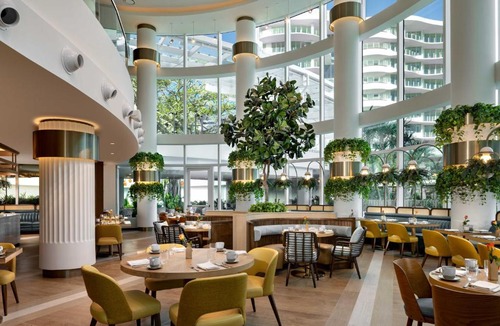 17th Street Causeway Hotel | Pier Sixty-Six