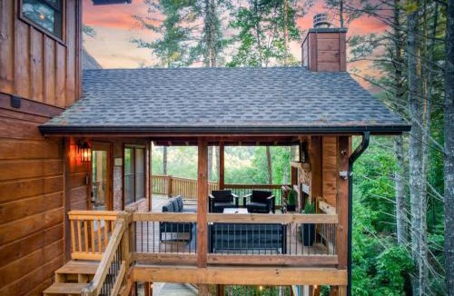 Epworth House | Pineview Escape - Hot Tub - Views - Arcades