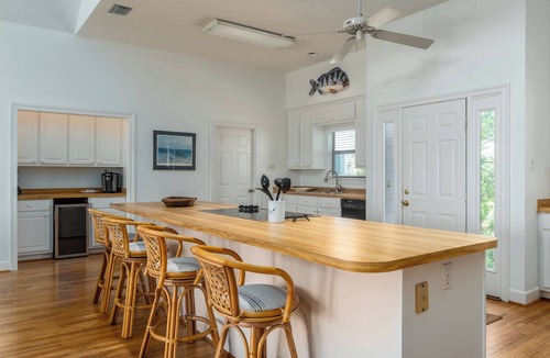 Sawgrass Pointe House | Pink Palace | Waterfront. Rodeo opening 7/16-20