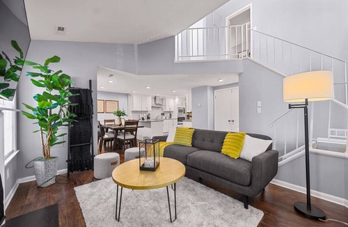 Montgomery Village House | Playground | Kid & Pet Friendly!