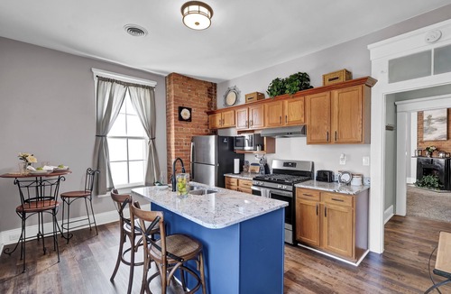 Highlands Apartment | Pleasant duplex with AC in The Highlands, Louisville - WiFi included