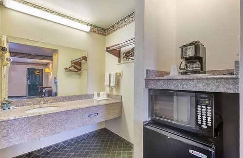 Three Rivers House | Pleasant Stay, Convenient Location! Near Grace Armantrout Museum