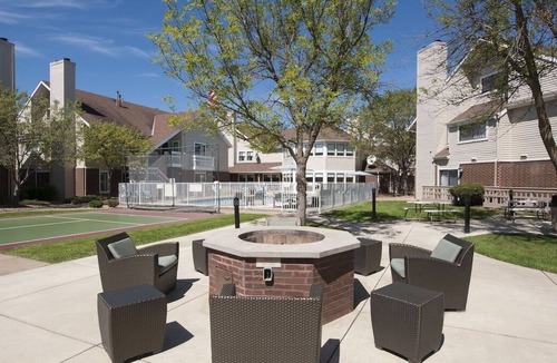 Eagan House | Pleasant Stay, Convenient Location, 3 Pet-Friendly Units, Pool, Free Breakfast