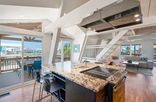 Silver Cay House | Point Breeze Waterfront Beach Cottage
