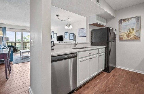 Oceanmarsh Subdivision Condo | Pool and Ocean Views - First Floor Villa on Harbor Island