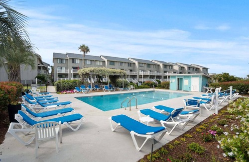 Oceanmarsh Subdivision Condo | Pool and Ocean Views - First Floor Villa on Harbor Island
