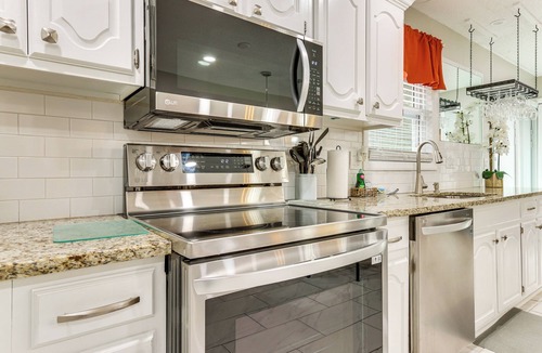 Port Wentworth House | Pool, Hot Tub & Backyard Fun! Savannah Retreat