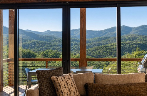 Epworth Cabin | Pool Paradise Retreat Spectacular Views HotTub FirePit Games Secluded