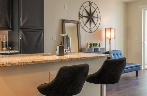 Covington Apartment | Poolside Business Studio