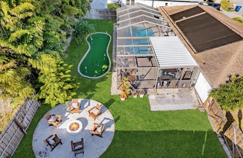 Walsingham House | Poolside Fun Games Perfect Family Escape