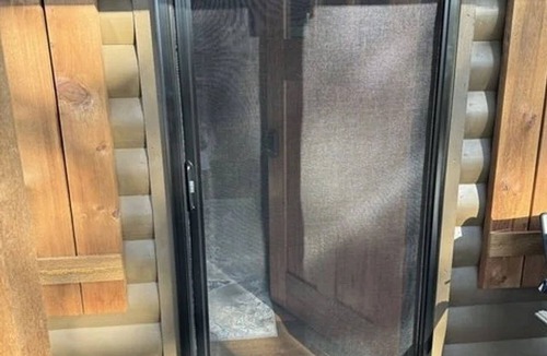 Cleora Cabin | Portside Paradise updated cabin w hottub