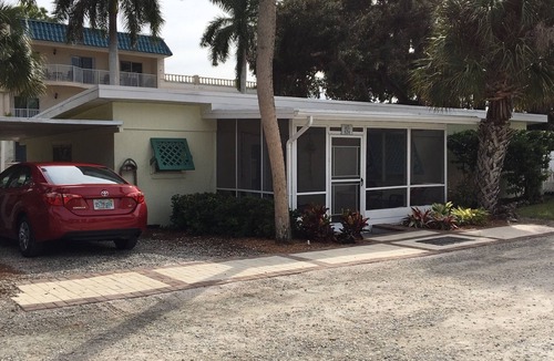 Siesta Key Cottage | Prem 2Bed/2Bath Gate House Cottage with private beach access!