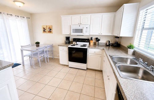 Indian Wells House | Premium Pool Villa Centrally Located near Disney