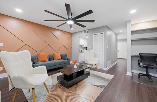 Peachtree Corners House | Premium Townhome #A w/2 King Beds & Luxury Baths