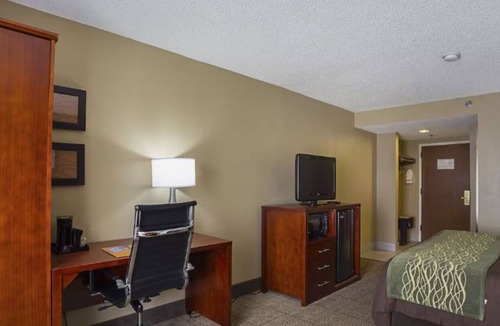 Highlands - Perkins Hotel | Prime Baton Rouge Location Near LSU Museum, Zoo, and Riverfront Dining