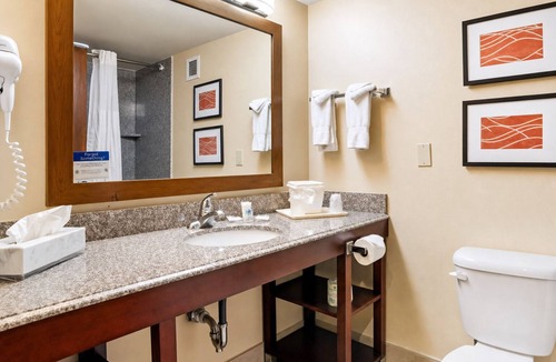 Highlands - Perkins Hotel | Prime Baton Rouge Location Near LSU Museum, Zoo, and Riverfront Dining