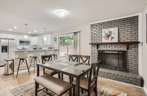 Atlanta House | Private 3BR Atlanta Retreat, Near Emory & CHOA, Pet-Friendly, Full Kitchen