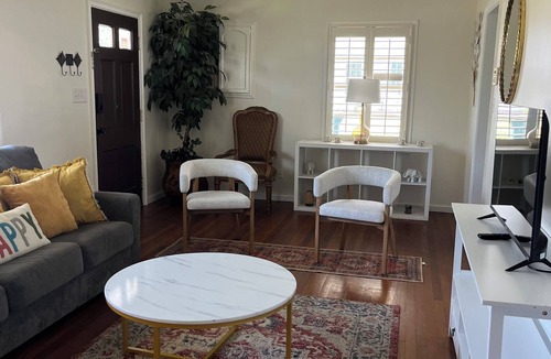 Valdosta House | Private 3BR Home 4 Queen Beds + 3 Sofa Beds Great Location