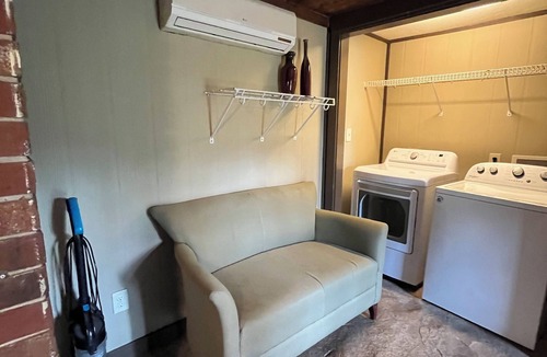 Valdosta House | Private 3BR Home 4 Queen Beds + 3 Sofa Beds Great Location