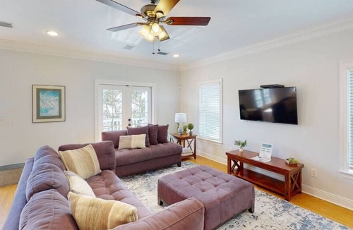 Ocean Springs House | Private Beach-Gulf Front, Pet-Friendly, Breathtaking Sunsets, Cotton Candy Skies