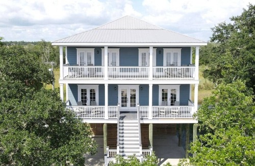 Ocean Springs House | Private Beach-Gulf Front, Pet-Friendly, Breathtaking Sunsets, Cotton Candy Skies