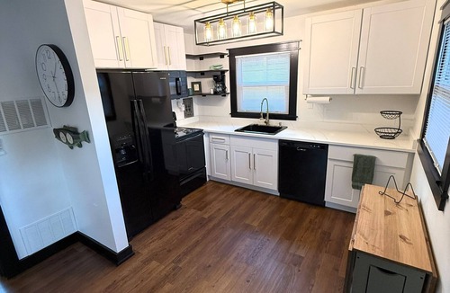 Tallahassee Cottage | Private bungalow within quaint Tallahassee neighborhood.