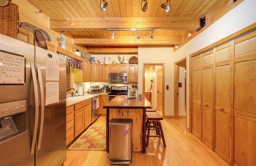 Deep Gap Cabin | Private Cabin on 2 Acres: Hot Tub, 10 Mi to Boone!
