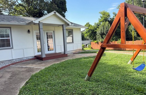 Stockbridge Cottage | Private guesthouse 15 to 20 min from Atlanta and 20 minutes from the airport