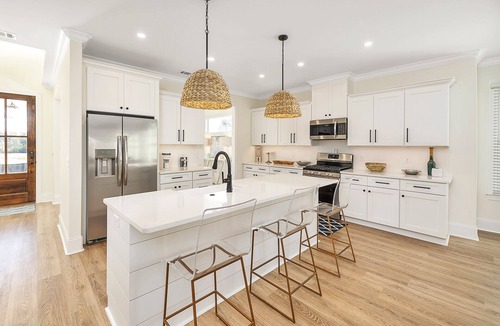 Saint Simons Heights House | Private Heated Pool & Spa | Close to Beaches, Restaurants & Shopping!