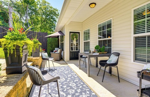 Cleveland Condo | Private Patio: Residential Condo in Cleveland!