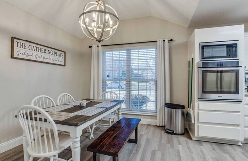Lewisville House | Private Pool, Game Room, Sleeps 8 Near DFW & Grapevine