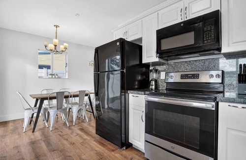 Boulevard Heights House | Private Pool, Giant Chess, Golf, Games by Ventur
