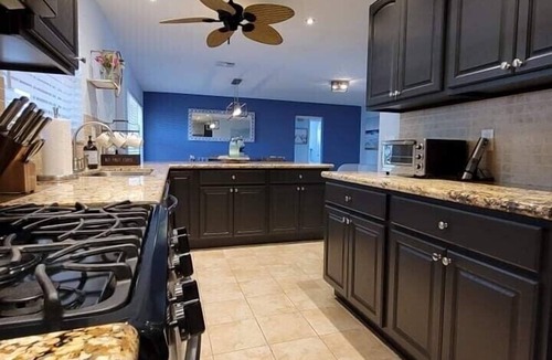North Corals House | PRIVATE/QUIET Heated Pool,Jacuzzi, Grill,5min to Beach Fishing Pier,Washer&Dryer