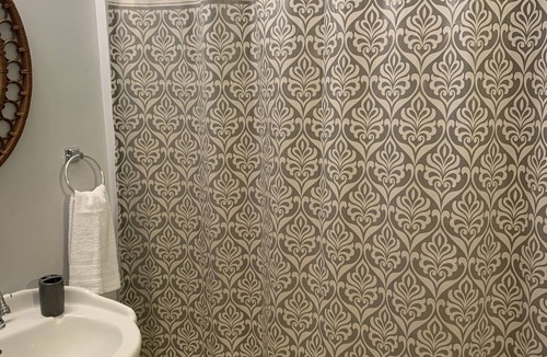 Cullman House | Private room and bathroom in the heart of Cullman.