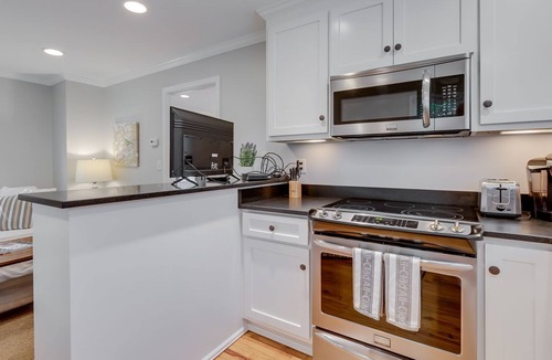 Simpsonville House | Private Suite in Downtown Simpsonville