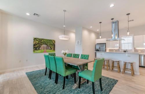 Mid-City House | Private Townhouse in a Secure Location
