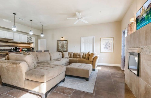 Faubourg Lafayette Apartment | Private 4BR Condo steps from St Charles Ave