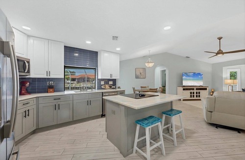 Punta Gorda House | Punta Gorda 3-Bedroom Canalfront Vacation Home with Pool