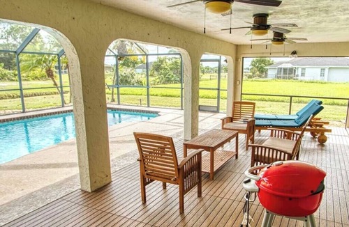 Deep Creek House | Punta Gorda Vacation Retreat with heated pool-15 minutes to downtown.