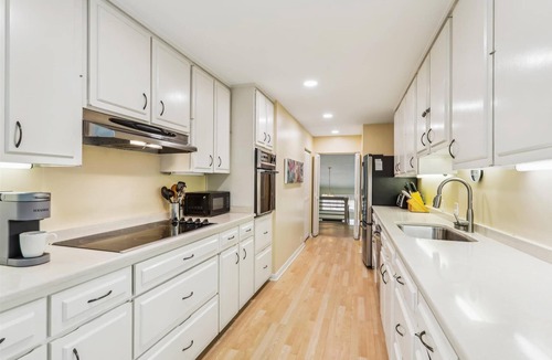 Oceanside House | Pup Friendly, 4BR Sea Pines Home Just 3 Rows from the Ocean!