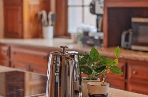 Lookout Valley Neighborhood Association House | Quail Run Farm House, 15 Mins to Chattanooga