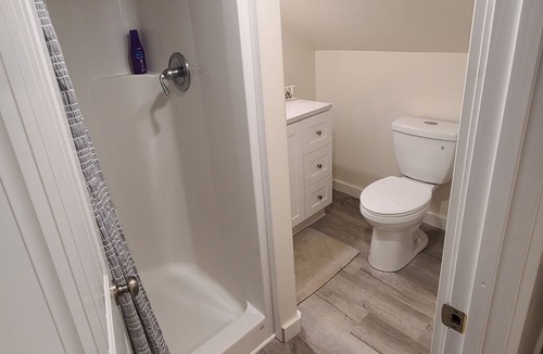 Childersburg House | Quaint 1 bedroom upstairs loft, new construction in 2021, 8 mins from Sylacauga.