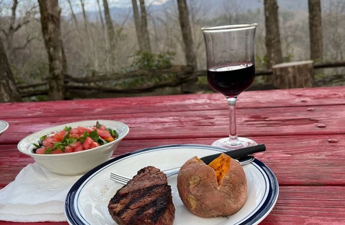 Topton Cabin | Quaint, Private log cabin mountain top retreat
