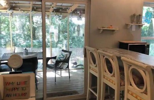 Saint Simons Island House | Quaint, quiet tabby cottage under the live oaks Mid Island St. Simons Near Food