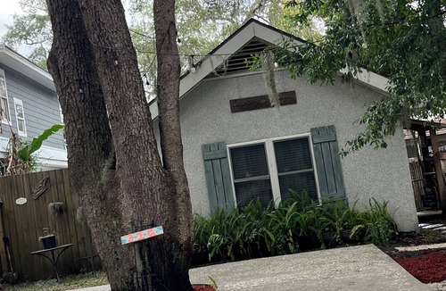 Saint Simons Island House | Quaint, quiet tabby cottage under the live oaks Mid Island St. Simons Near Food